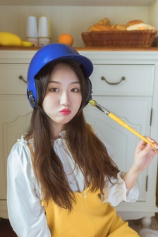 他为女儿画了30幅人体